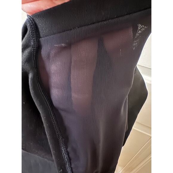 Fabletics Black Sports Bra and Leggings Set - Picture 9 of 10